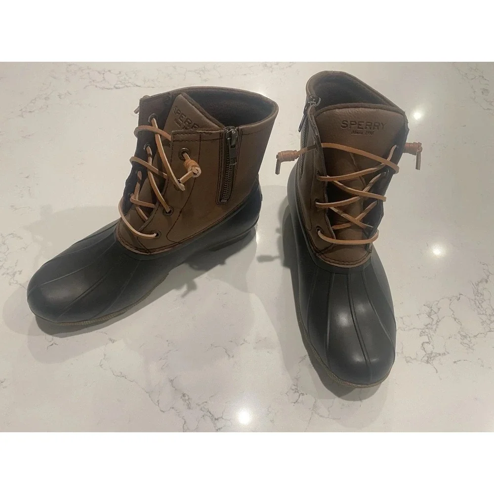 NWOT Sperry Saltwater Duck Boots 9 Women Tan Brown Gorpcore‎ Coastal Waterproof